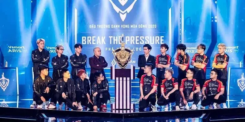 Buổi họp chiến thuật của đội tuyển Esports 69VN trước trận đấu quốc tế